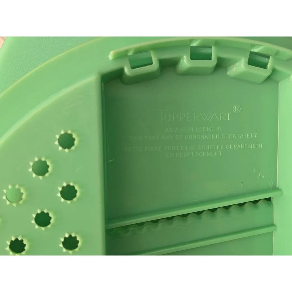 Vintage Tupperware Jadite Green Lettuce/Cheese Grater  w/ bowl‎